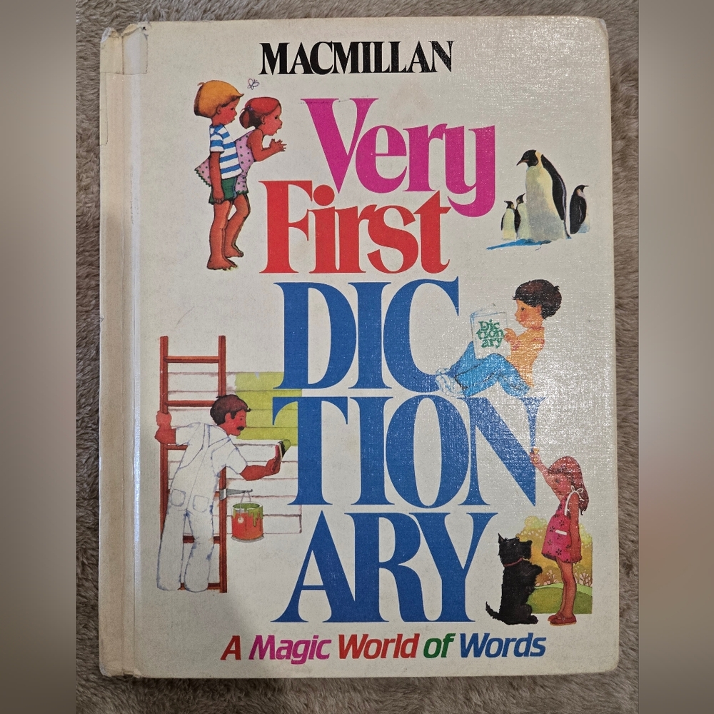Macmillan Very First Dictionary